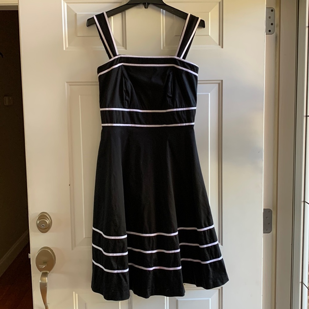 White House black market black dress size 8